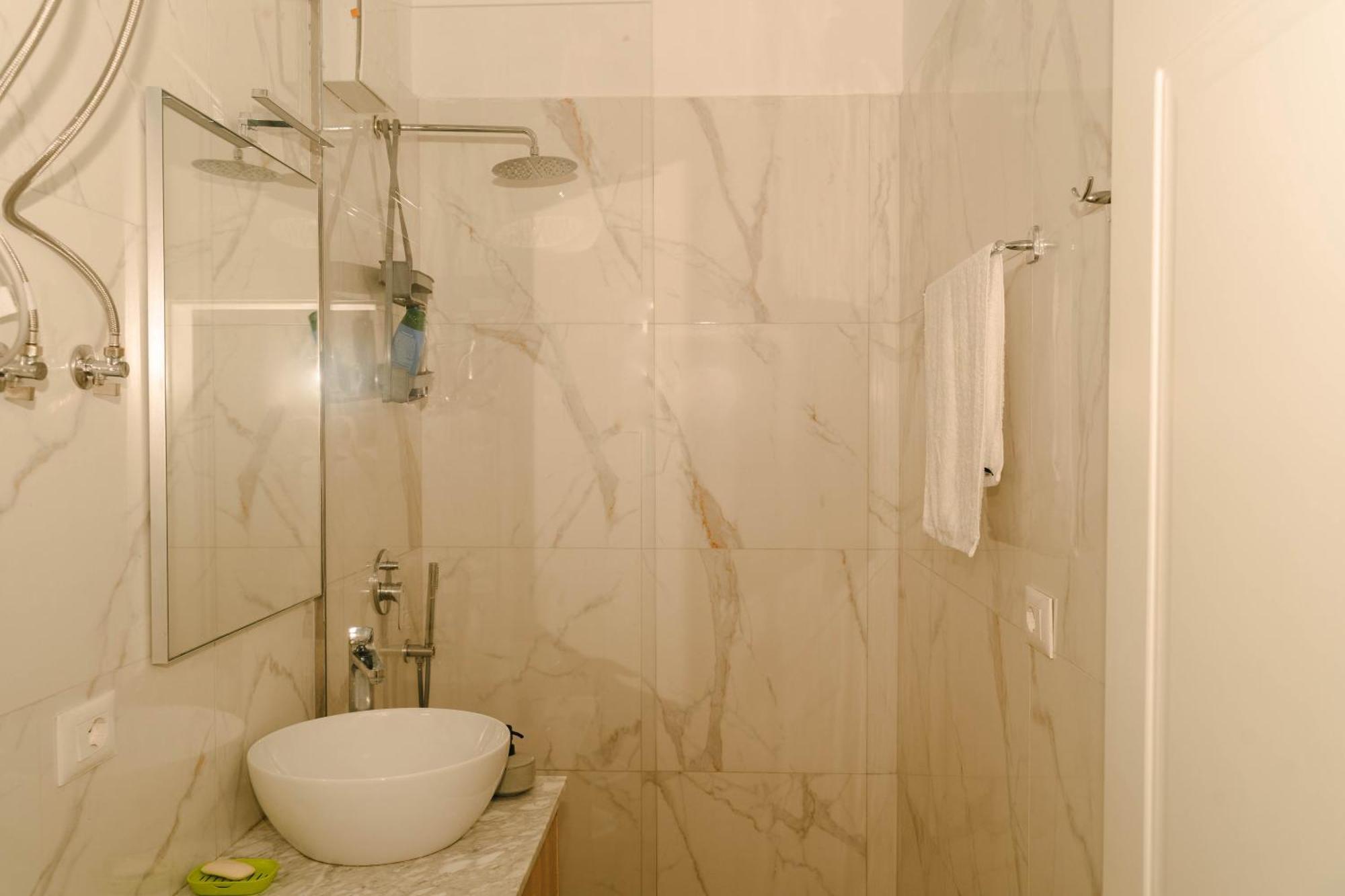Studio Flat In Heart Of تيرانا المظهر الخارجي الصورة
