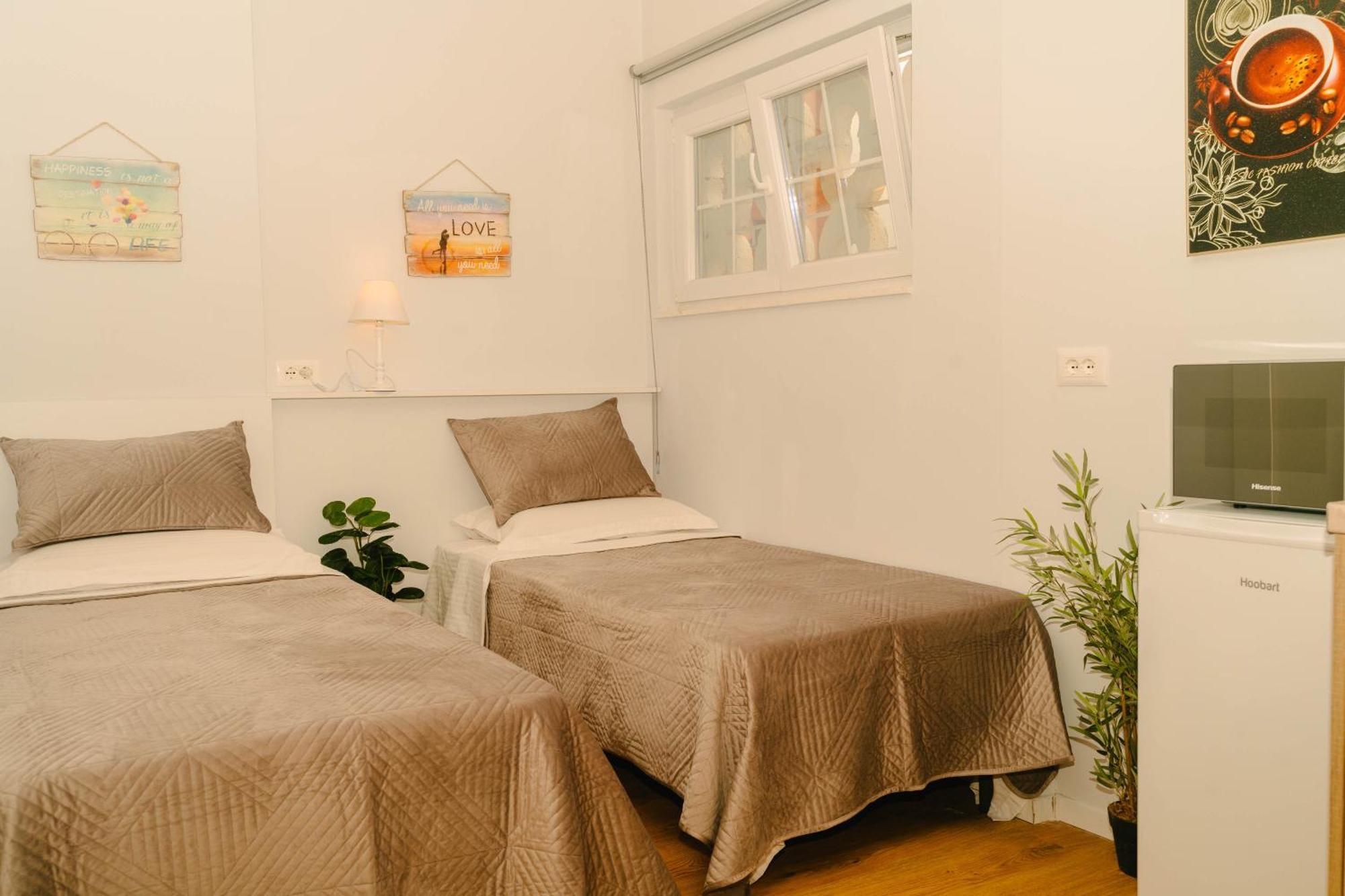 Studio Flat In Heart Of تيرانا المظهر الخارجي الصورة